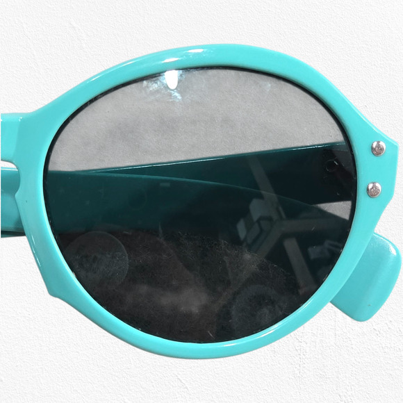 1960s Vintage Aqua Blue Mod Sunglasses Riveted Round Frame Retro Mod Eyewear - Picture 9 of 14